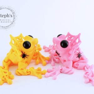 3D Printed Frog | Frogula | Vampire Frog | Hand-Painted | Made-To-Order | Articulated Fidget Toy | CinderWing3D