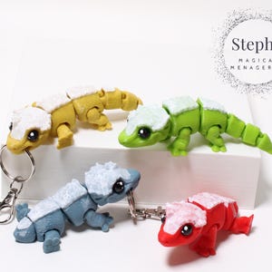 3D Printed Lizard | Crested Gecko | Eyelash Gecko | Keychain or Toy | Hand-Painted | Made-To-Order | MatMireMakes | Articulated Fidget Toy