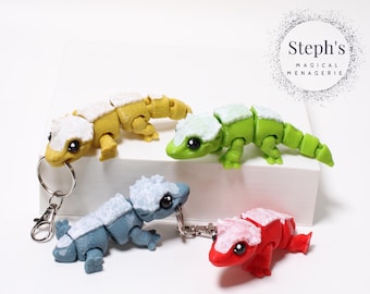 Crested Gecko Keychain | Eyelash Gecko Pocket Buddy | Hand-Painted | Made-To-Order | Articulated Fidget Toy | Authorized MatMireMakes Vendor