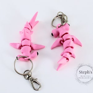 Flexible Shark 3D Print | Hammerhead Keychain | Hand-Painted | Made-To-Order | CinderWing3D | Articulated Fidget Keychain | Shark Keychain
