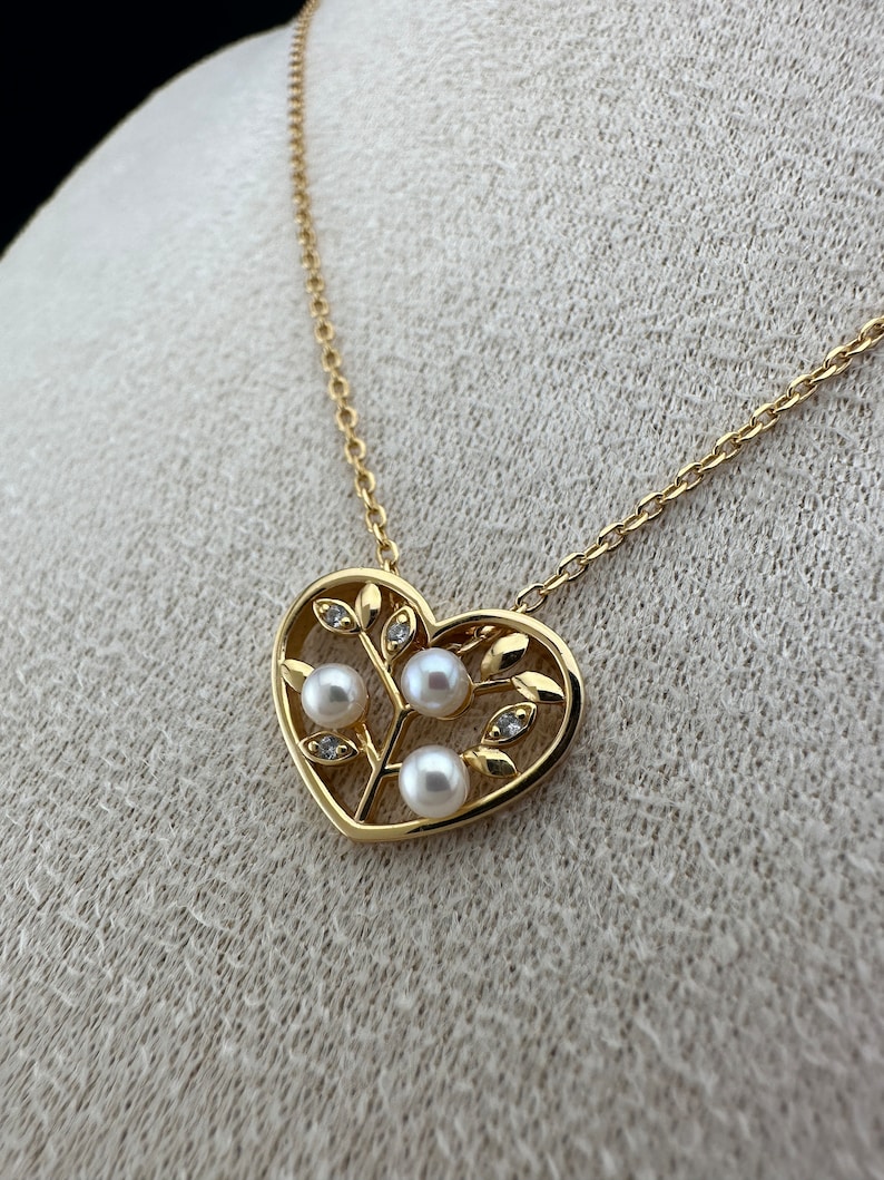 Dainty Heart Necklace, Gold Heart Necklace, 3 White Pearls, Simple