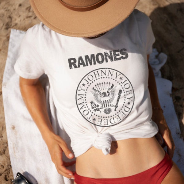 Ramones Crewneck T-Shirt, Vintage Band Tees, Retro Shirts, Rock Band Tee, Summer Shirts, Music Festival Shirts, Coachella Shirts,Friend Gift