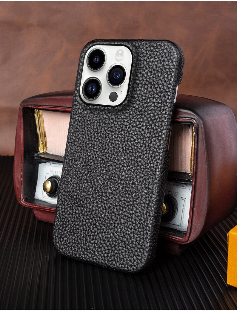 handmade-genuine-leather-phone-case-for-iphone-15-iphone-15-pro