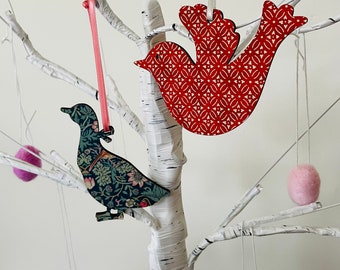 Country cottage style wooden bird decoration