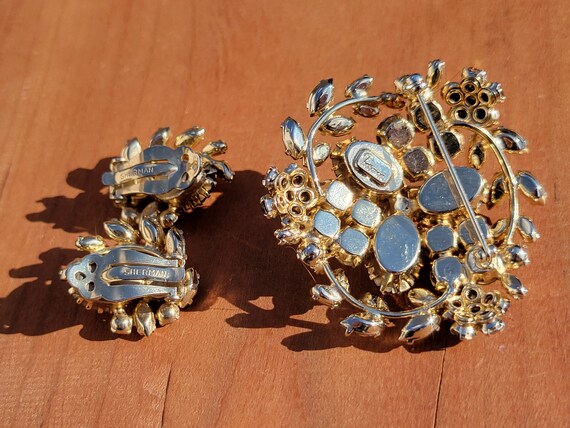 Gorgeous Vintage Signed Sherman brooch and earrin… - image 3