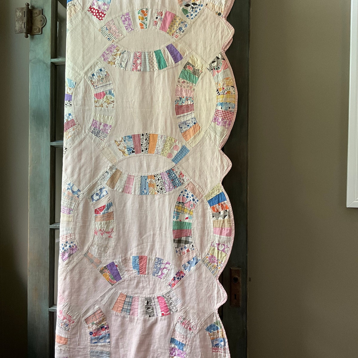 Wedding Ring Quilt, 84” X 90”, Scalloped Edge - Etsy