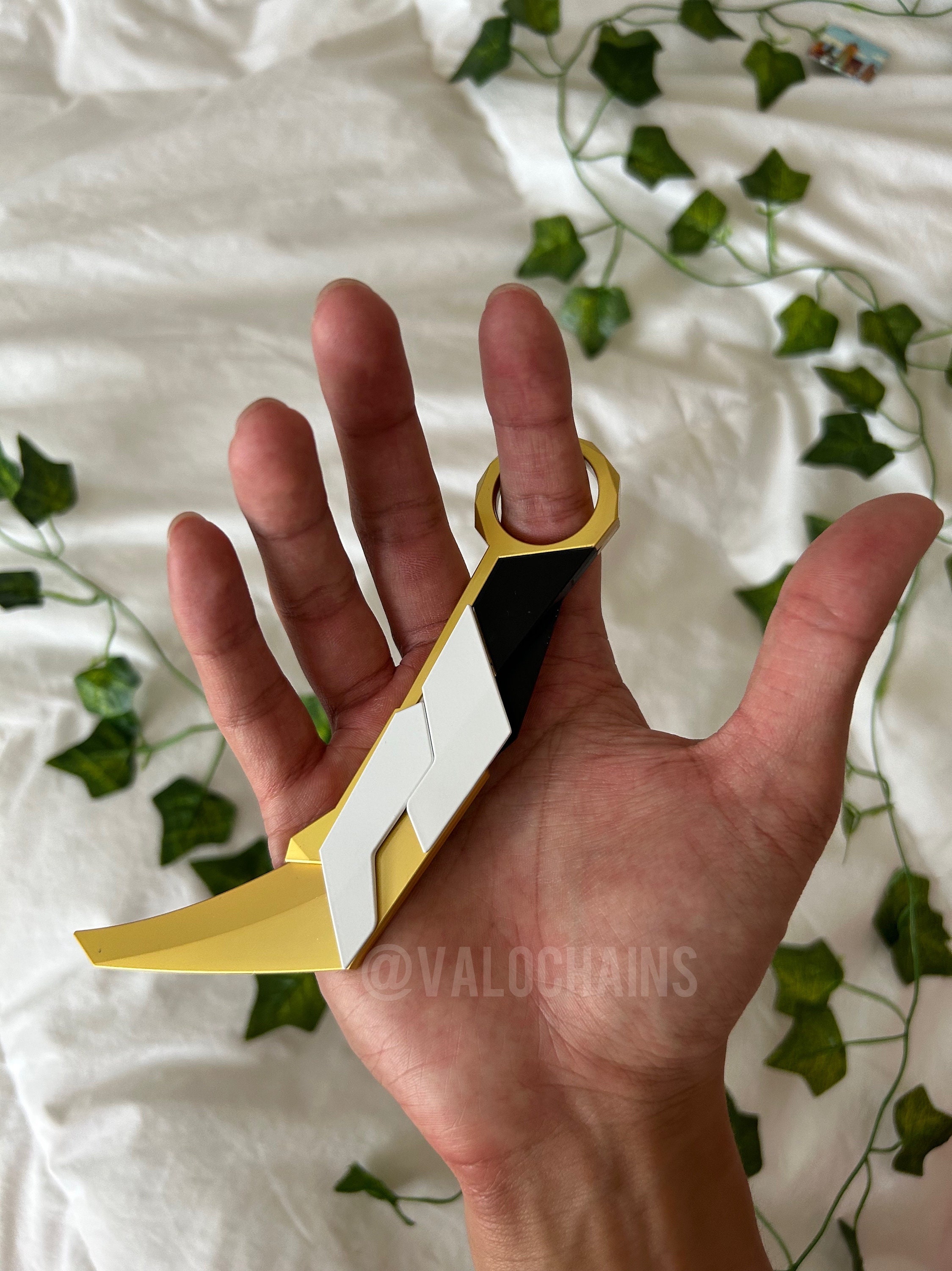 Valorant Prime Karambit [LIFE SIZE] | Perfect Birthday, Holiday Gifts, Valorant Cosplay (Fan-Art), Gift for Him, Gift for Her