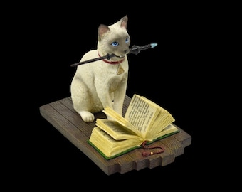 Wizard Cat Figurine: Hand-Painted Resin Fantasy Decor