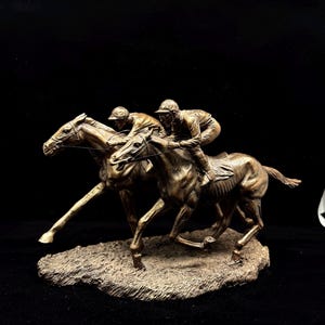 Bronze Finish Horse Racing Statue: Jockey & Racehorse Equestrian Decor
