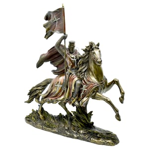 Escultura de un cruzado a caballo: estatua de un caballero de bronce fundido en frío