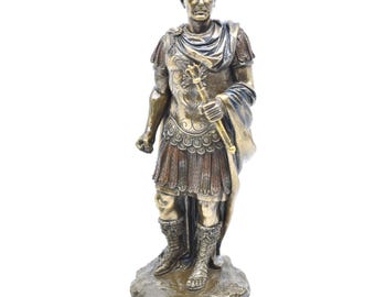 ガイウス・ユリウス・カエサルのブロンズメタリック効果の胸像彫刻