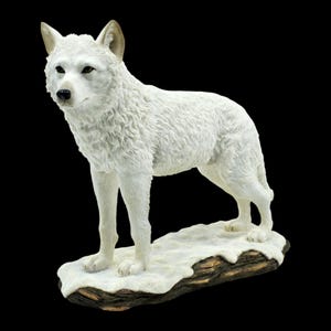 Handpainted White Wolf Statue: Vintage Resin Decor (8&#39;&#39;H)