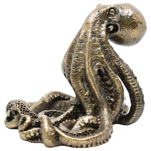 Bronze Octopus Tentacle Cellphone Holder: Desk Decor