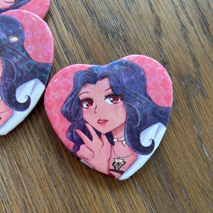 Nijisanji Heart button “Scarle Yonaguni” pin Iluna