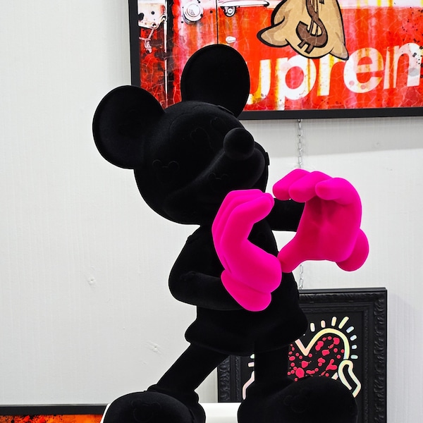 Mickey loves touch, soft flock resin sculpture, limited edition