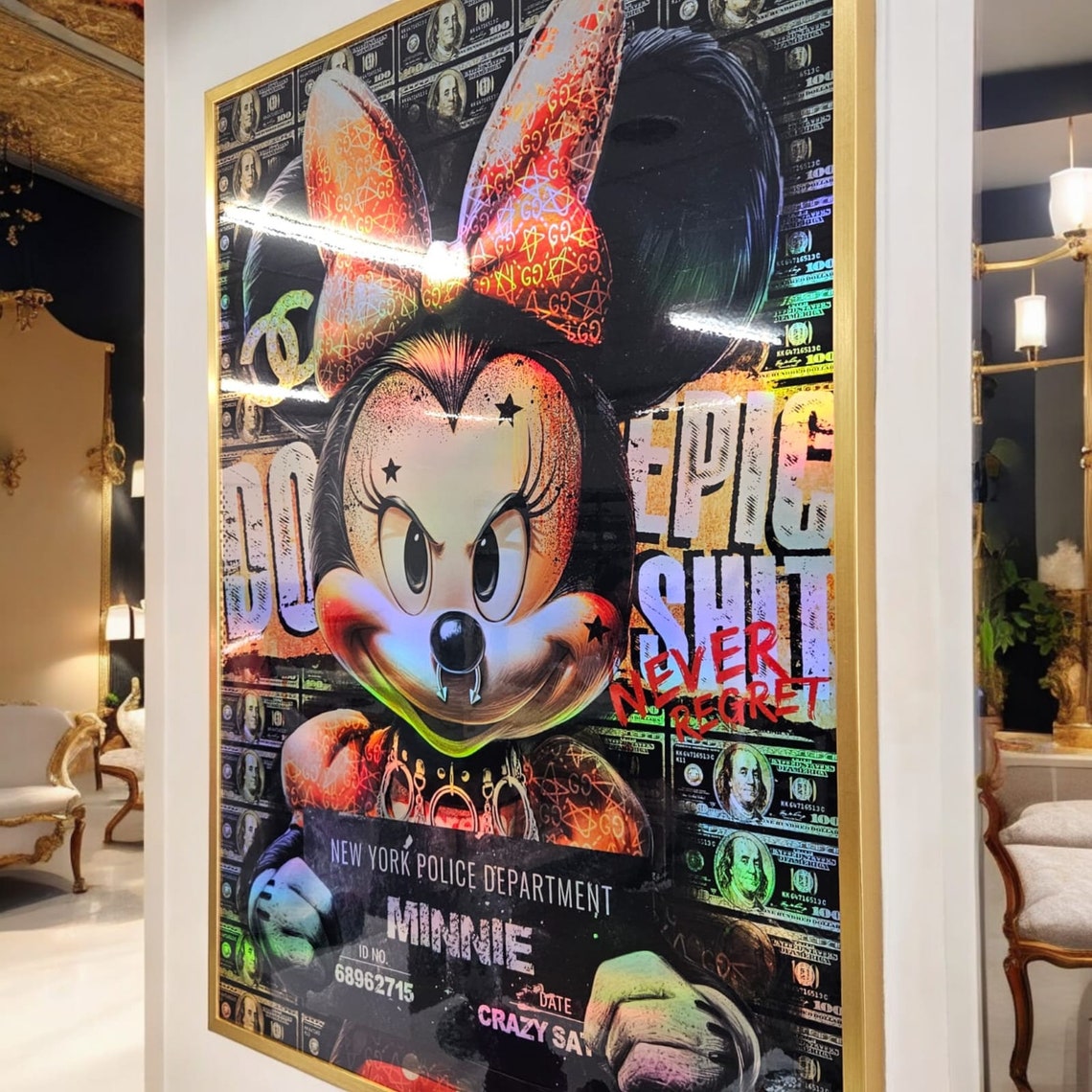 Minnie mugshot holographic wall decoration