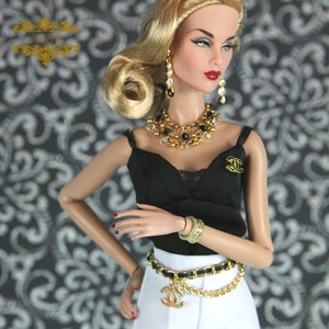 Barbie brooch deals