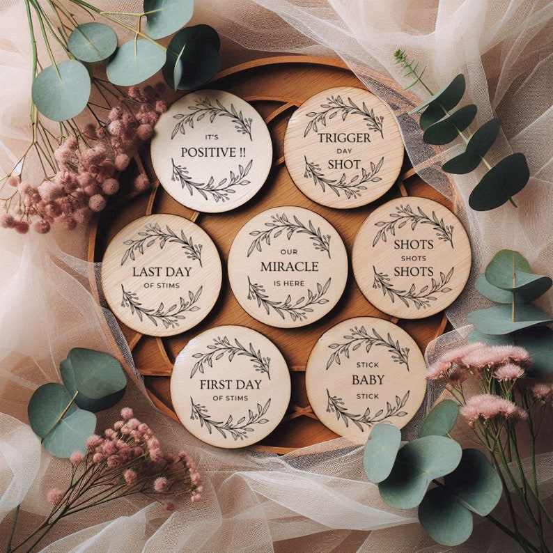 In Vitro Milestone Cards – Set of Wooden IVF Milestone Signs, Memorable IVF Gifts, Ideal for Celebrating Each Step of the IVF Process.
