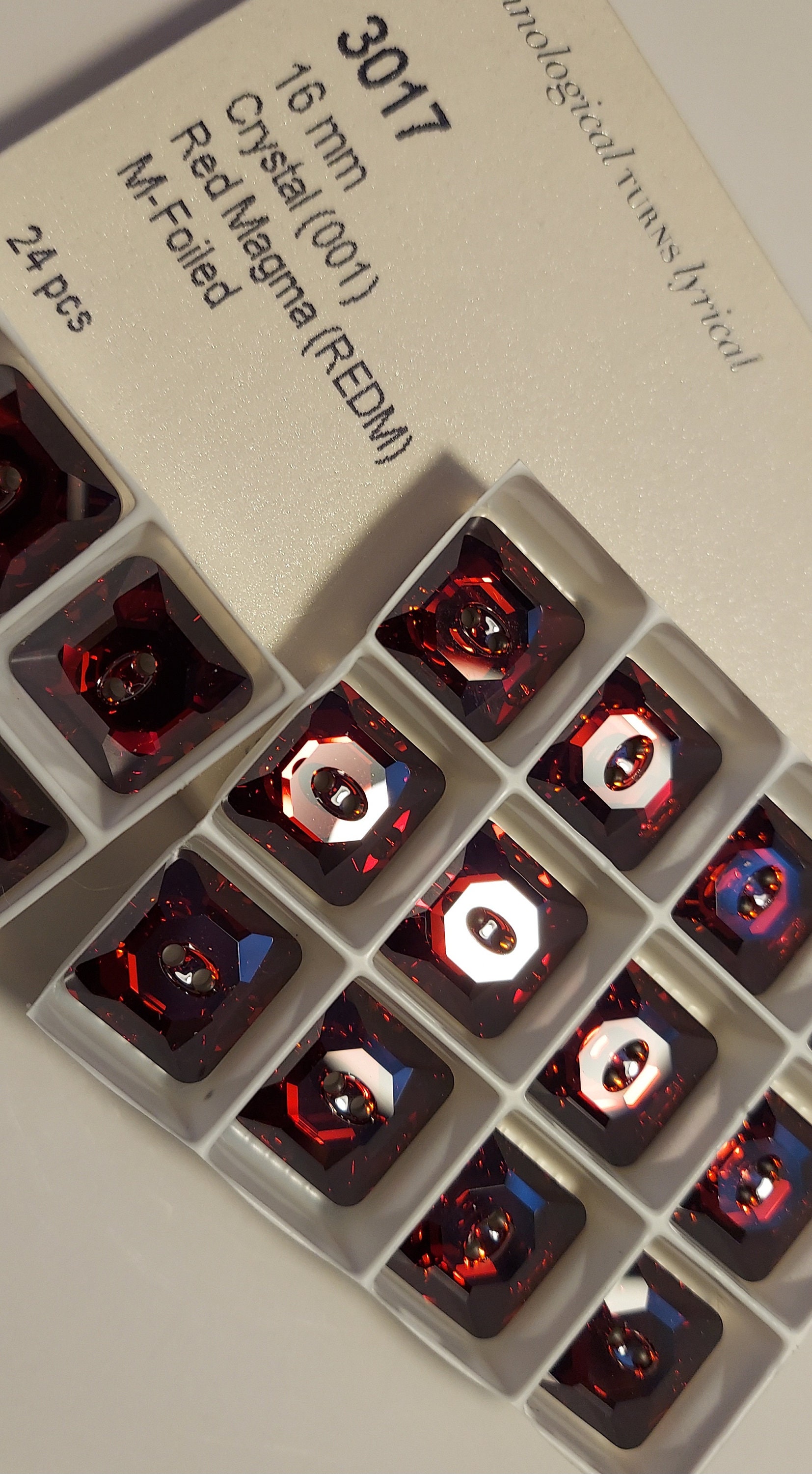 Swarovski Vintage RARITY 3017 Factory Sealed Box Red Magma M-foiled ...