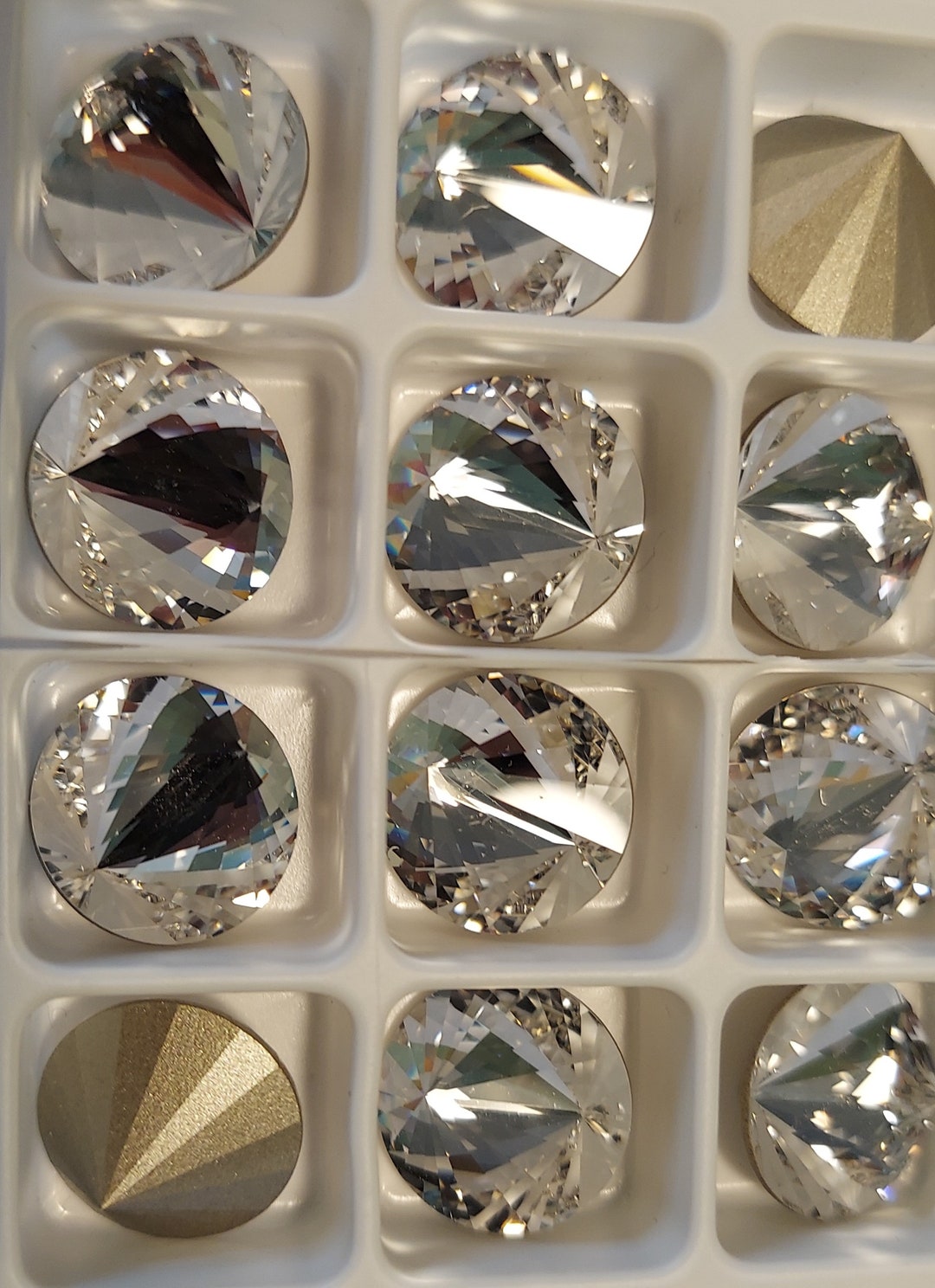 Ultra Rare 12 Piece Swarovski 1222 Entitaled BEAUTY i See Why