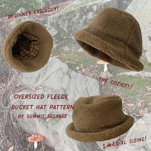 Puede incluir: Un patrón de sombrero de cubo de forro polar marrón de Summit Selvage. El sombrero tiene un aspecto suave y texturizado. La imagen incluye el texto "Beginner Friendly!" y "The Coziest!" con tallas S-M-LG-XL.