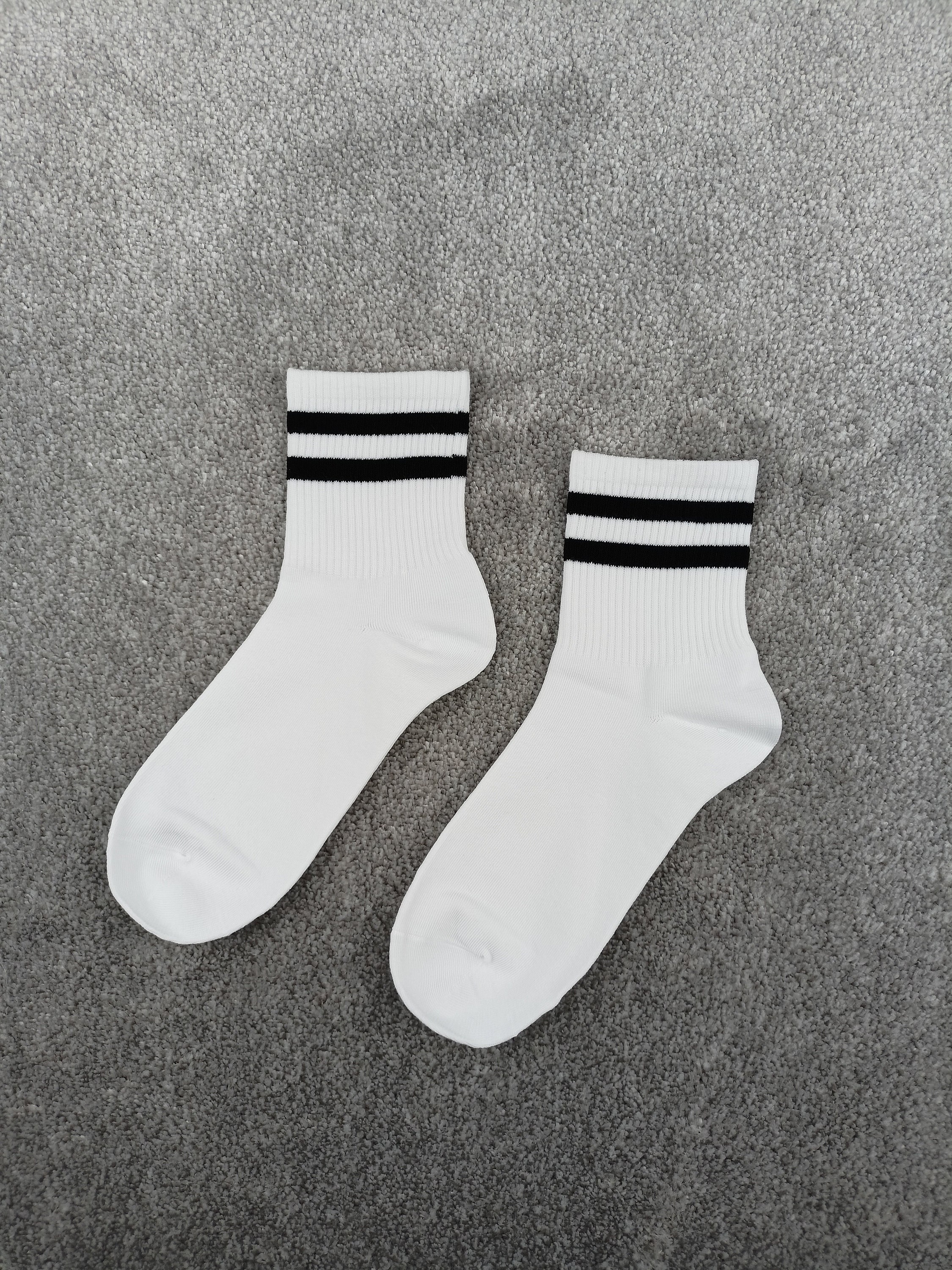  TuoTuoDi Street Fashion Socks Letter V tube cotton socks for  men and women Hip Hop skateboarding stockings : Clothing, Shoes & Jewelry