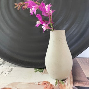 Concrete bud vase | minimalist bud vase | bud vase