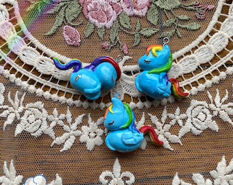 sleepy rainbow dash - my little pony | keychain - clay figure charm - handmade - fluttershy rarity pinkie pie applejack twilight sparkle