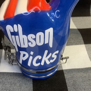 Gibson guitar pick holder