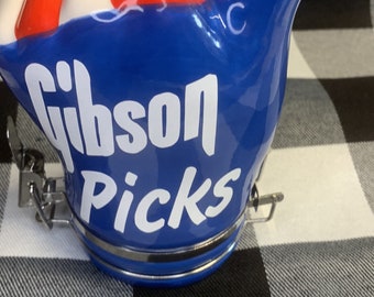 Gibson guitar pick holder