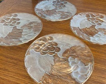 Juego de 4 platos de vidrio para ensalada/pastel de 18 cm (7") con borde dorado, diseño de uvas Winter Garden, nuevos en caja.