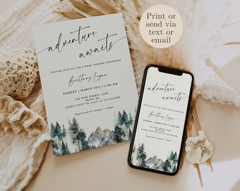 Può includere: Un invito a una festa di benvenuto per un bambino con un'illustrazione ad acquerello di una catena montuosa e una foresta. L'invito recita "adventure awaits" e include il nome "Brittany Logan" e la data e l'ora della festa. L'invito include anche un numero di telefono e il testo "Registered at Amazon - Target".