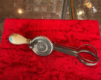 Amish hand whisk mechanical