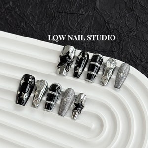 Donkere sprookjes - nagels druk op, lijm op nagels, faux acryl nagels, handgemaakte pers op nagels, blauwe en paarse valse nagels, cadeau voor haar