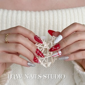 Christmas Press On Nails, Xmas Nails Luxury, Festival Glue On Nails, Luxury Hand Painted Reusable Press on Nails, Winter Snowflakes Nails