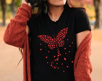 Camiseta de corazón de mariposa, camiseta de San Valentín, corazón con mariposas, camisetas de mariposas para mujer, regalo para amantes de las mariposas, linda camiseta de corazón.