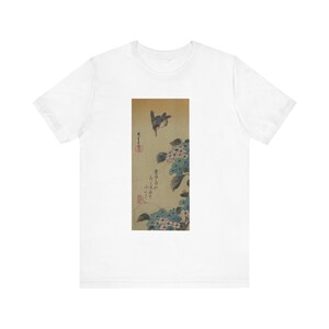 Japansk träsnitts-T-shirt | Kungsfiskare ovanför hortensiablommor, Ando Hiroshige-tryck