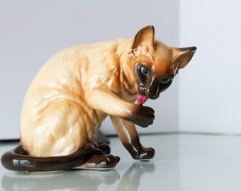 SIAMESE CAT FIGURINE Adorable Vintage Napcoware Ceramic Siamese Cat Figurine Licking Paw #C9052 Mid Century, Only One Available!