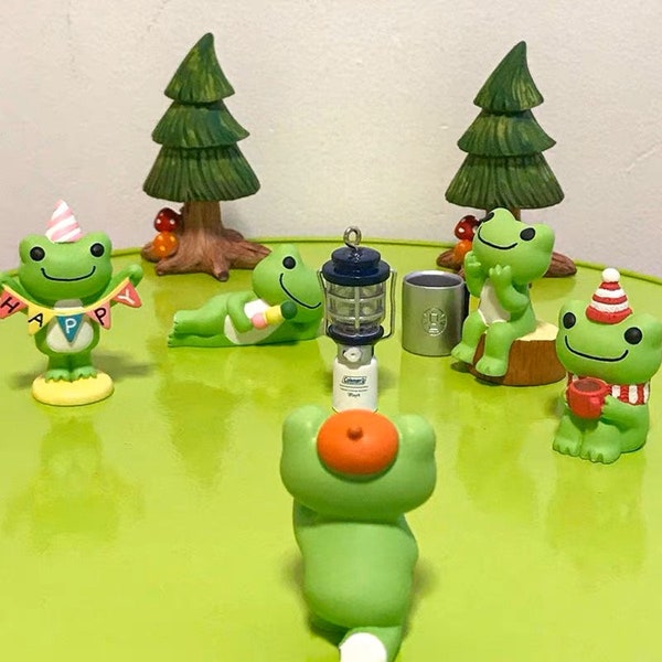 Zakka Cute and Kawaii frogs family, Japan Toys or Gashapons, Genuine little displays for decoration, birthday gift