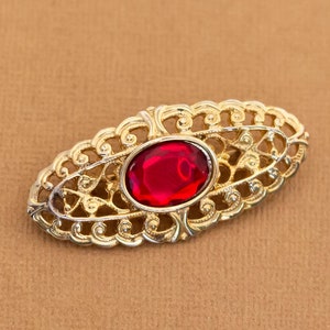 Vintage Victorian Blood Gem Oval Intricate Brooch - Y2