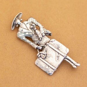 Vintage Silver Tone Classic Fashion Elegant Brooch - Y18