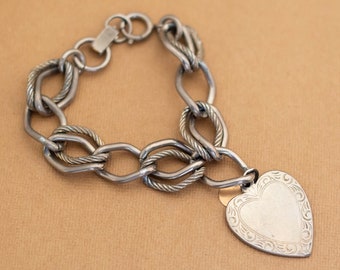 Vintage Minimalist Dangling Heart Chain Style Elegant Bracelet 8 inch by Coro - Y10
