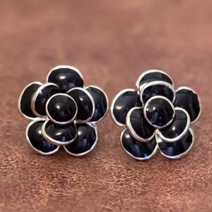 Vintage Gothic Circle Petals Black Floral Stud Earrings - Y24