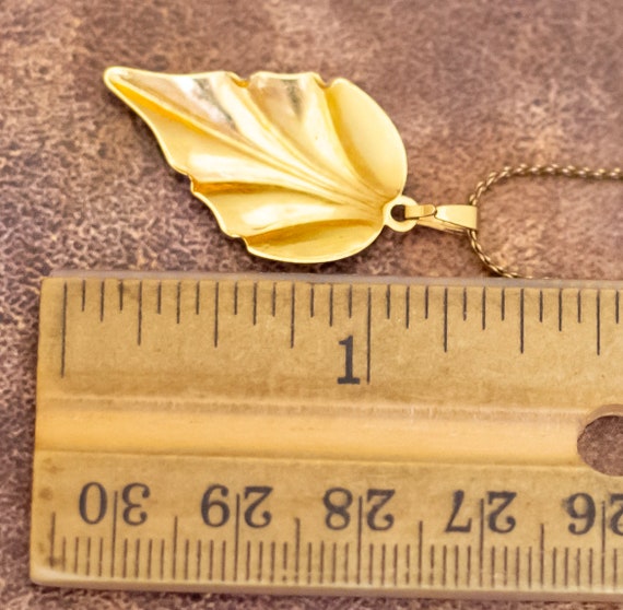 18 inch, Vintage Gold Tone Elven Leaf Intricate N… - image 3