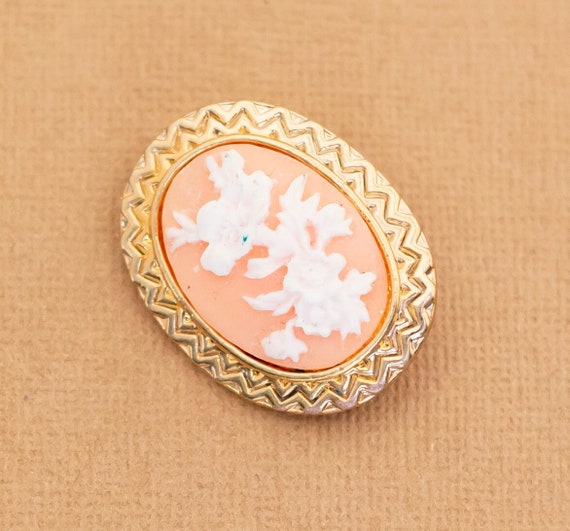 Vintage Victorian Oval Floral Cameo Elegant Brooc… - image 1