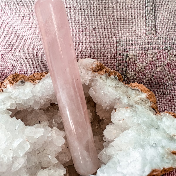 Rozenkwartskristal Yoni Wand voor intiem welzijn en heilige vrouwelijke genezing - natuurlijk genezend hulpmiddel voor zelfzorg, chakra en plezier