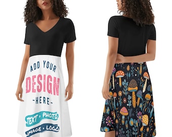 Könnte beinhalten: Ein schwarz-weißes Kleid mit schwarzem Oberteil und weißem Unterteil. Der untere Teil des Kleides trägt den Text "Add Your Design -Here- Text, Photo, Image, Logo". Das Kleid wird an einem Modell von vorne und hinten gezeigt. Die Rückseite des Kleides hat ein buntes Pilz- und Blumenmuster.