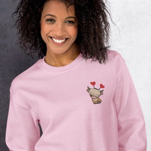 Valentines Day Highland Cow Sweatshirt, Cute Trendy Sweatshirt, Valentines Gift for Her, Mom, Wife, Mother