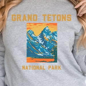 Grand Tetons National Park Sweatshirt Jackson Wyoming Unisex Crewneck Sweatshirt Vintage and Retro Sweatshirt