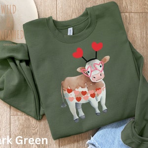 Valentines Day CowSweatshirt, Mothers Day, Women cow Sweatshirt, Love cows, Animal Sweatshirt, Funny Farmer Farm Hoodie, Shirt Valentine